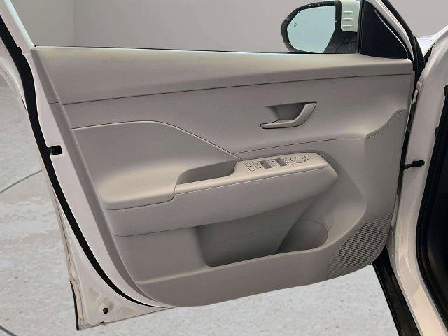 Used 2025 Hyundai Kona SEL AWD/4WD image 14