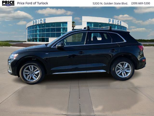 Used 2024 Audi Q5 2.0T Premium w/ Convenience Package image 2