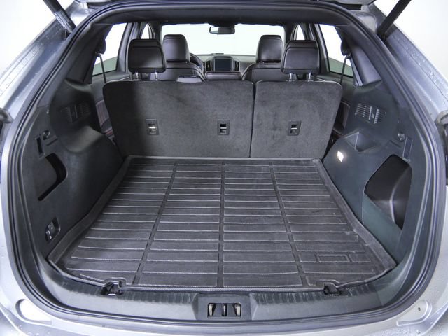 Certified 2022 Ford Edge ST-Line w/ Class II Trailer Tow Package AWD/4WD image 9