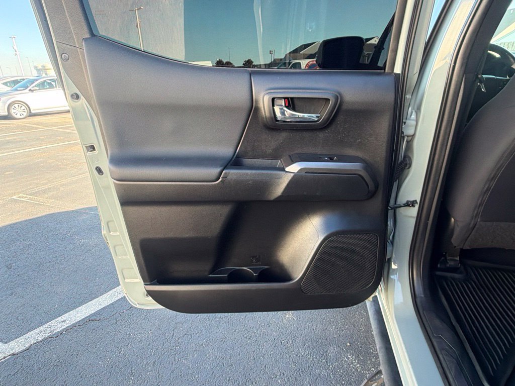 Used 2022 Toyota Tacoma TRD Sport w/ Technology Package RWD image 26