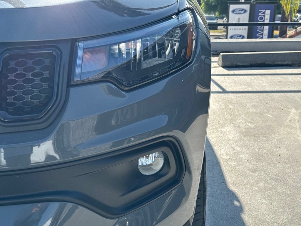 Used 2023 Jeep Compass Latitude AWD/4WD image 4