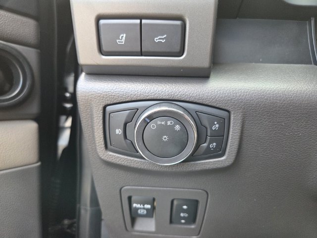 Certified 2018 Ford Expedition XLT w/ Equipment Group 202A RWD image 24