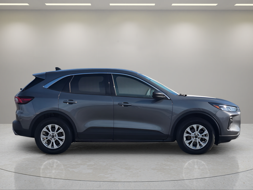 Certified 2024 Ford Escape Active AWD/4WD image 9