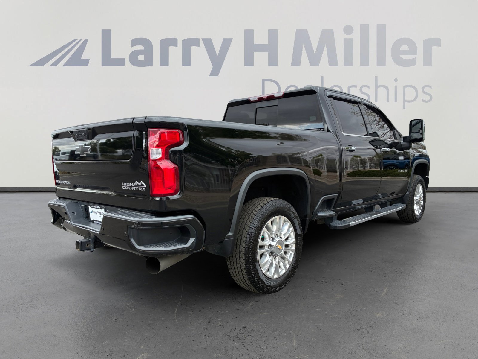 Used 2022 Chevrolet Silverado 2500 High Country w/ Safety Package II AWD/4WD image 5
