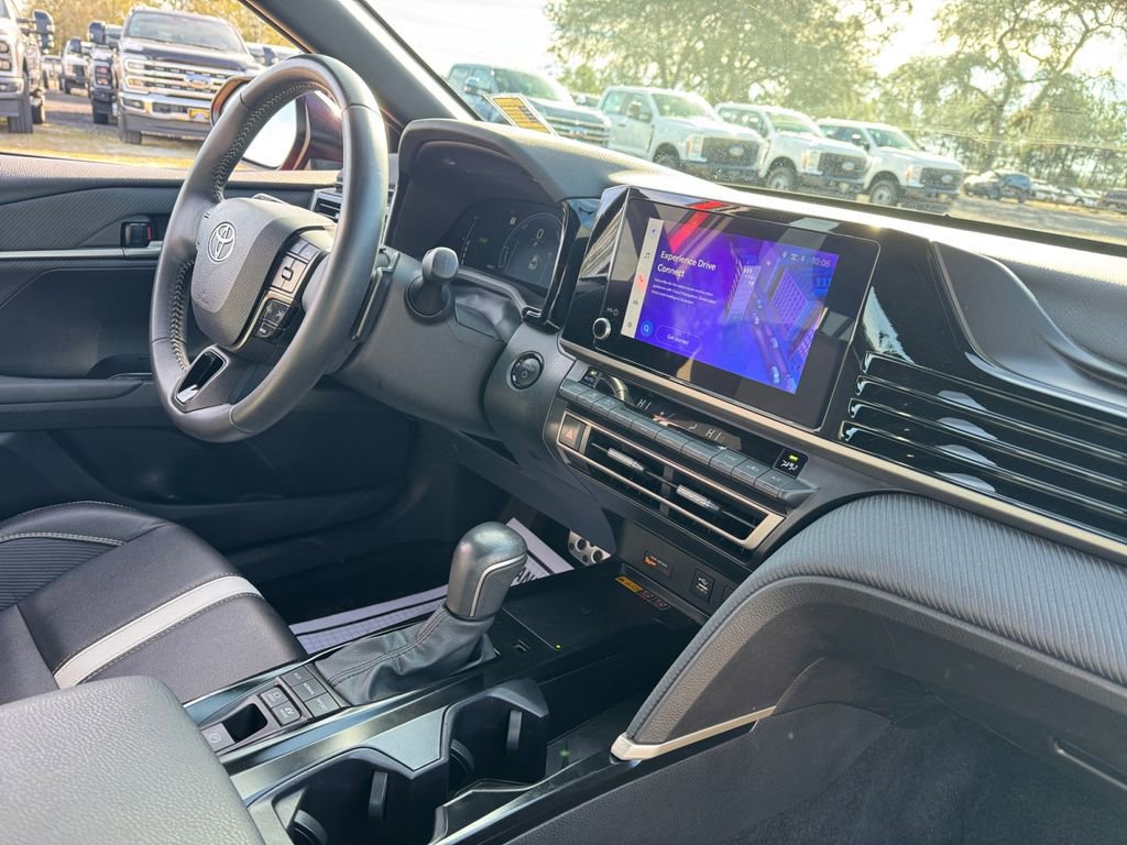 Used 2025 Toyota Camry SE image 19