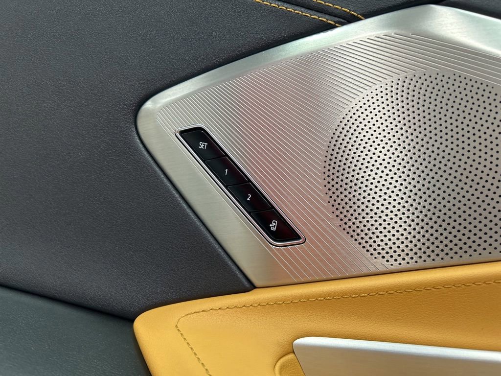 Used 2021 Chevrolet Corvette Stingray w/ Engine Appearance Package image 12