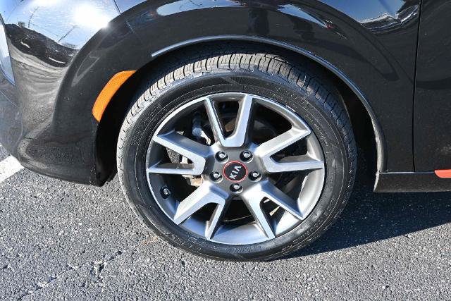 Used 2020 Kia Soul GT-Line FWD image 13
