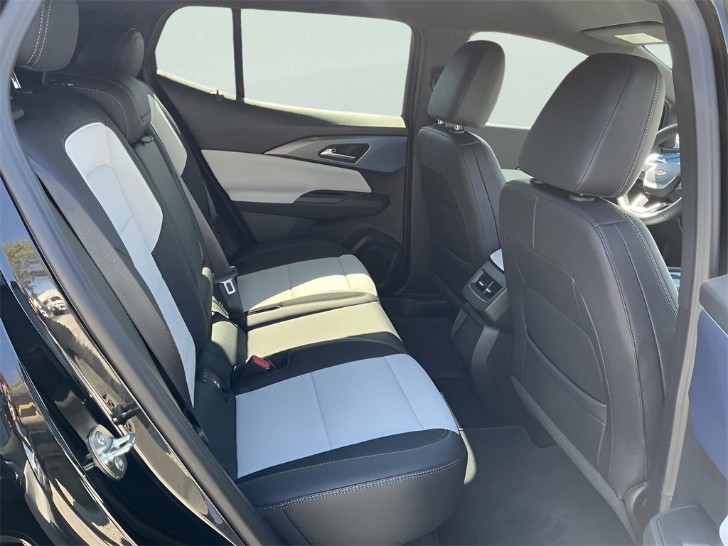 Used 2025 Chevrolet Equinox EV LT image 19