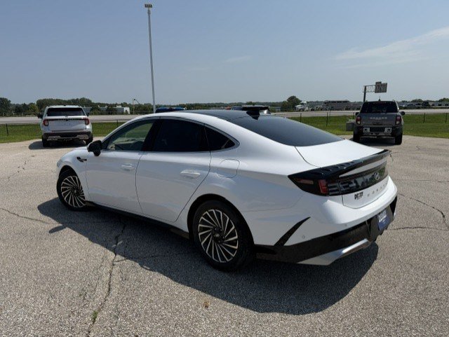 Used 2024 Hyundai Sonata Limited FWD image 7