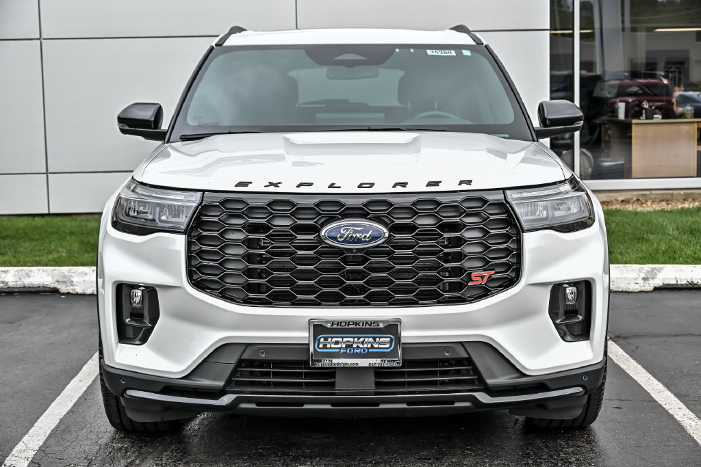 Certified 2025 Ford Explorer ST w/ Sun And Sound Package AWD/4WD image 4