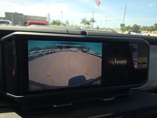 Used 2025 Jeep Wrangler Sahara w/ Safety Group AWD/4WD image 14