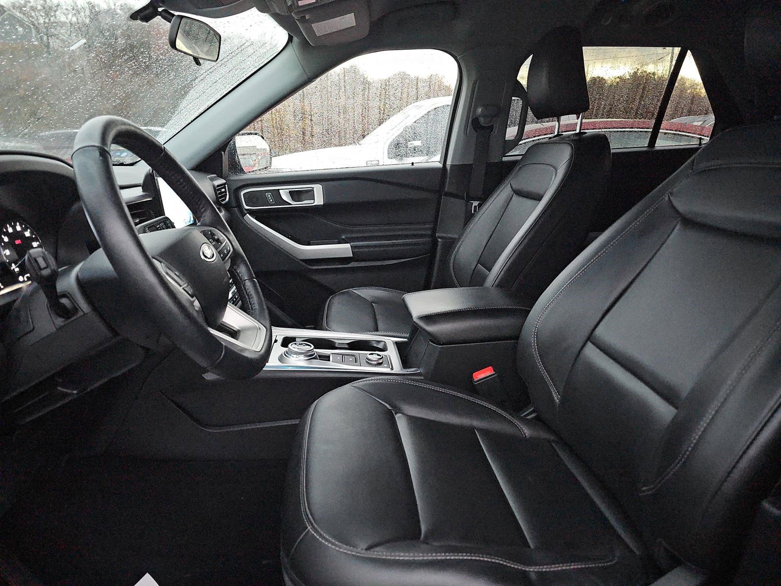 Certified 2022 Ford Explorer XLT w/ Equipment Group 202A image 13