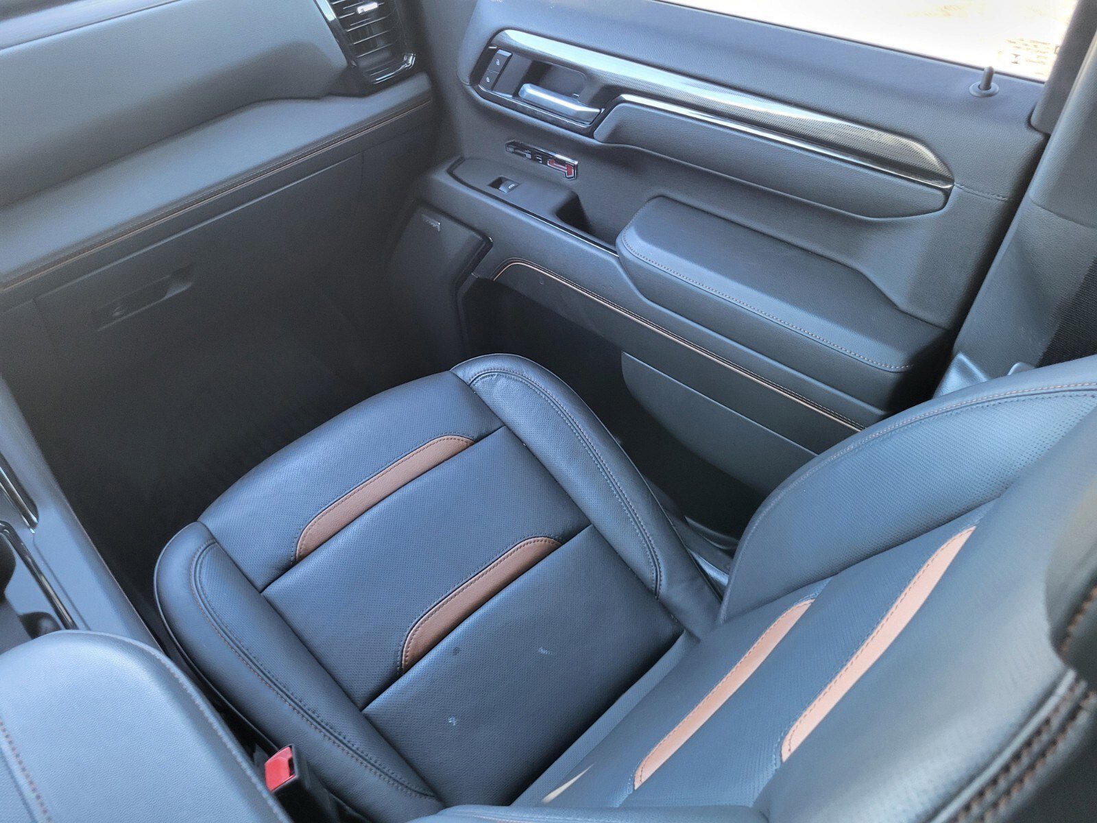 Used 2025 GMC Sierra 1500 AT4 w/ AT4 Premium Package image 17