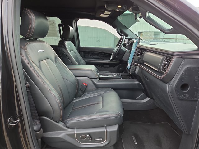 Certified 2023 Ford Expedition Max Platinum RWD image 17