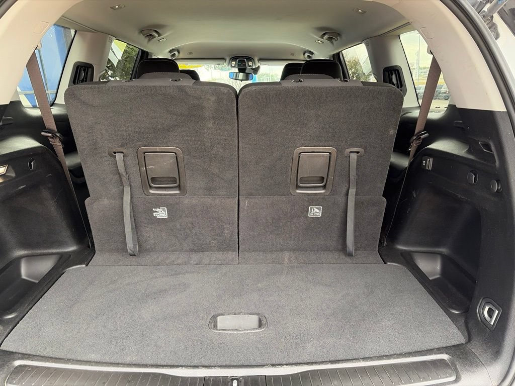 Used 2023 Jeep Grand Cherokee L Laredo RWD image 16