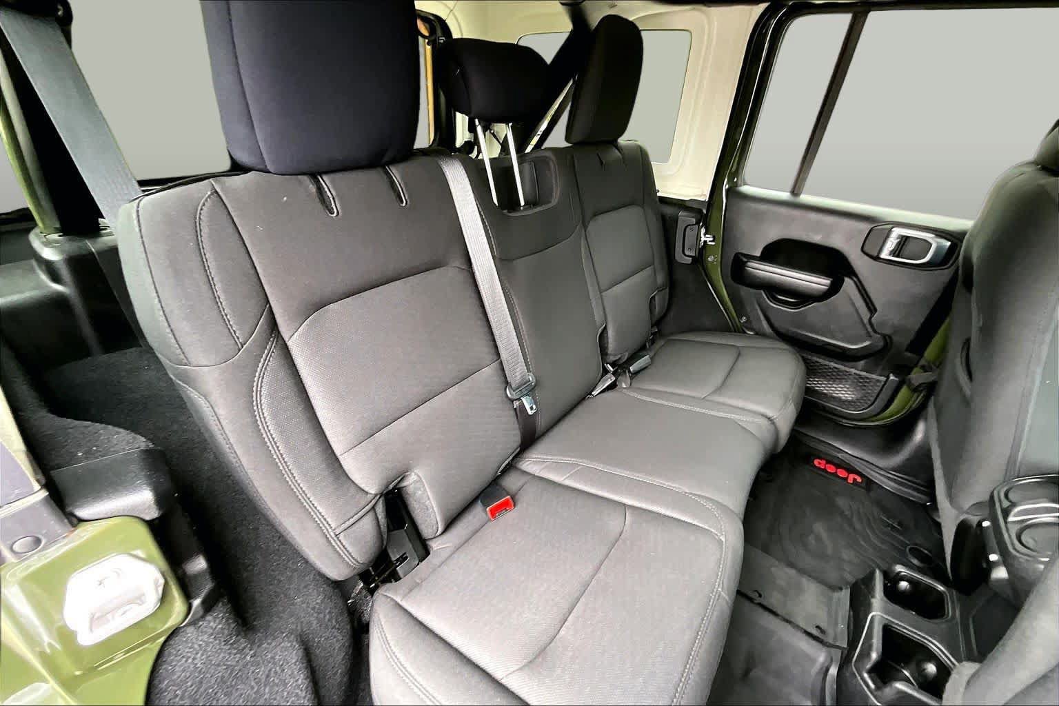 Used 2021 Jeep Wrangler Unlimited Sport AWD/4WD image 20