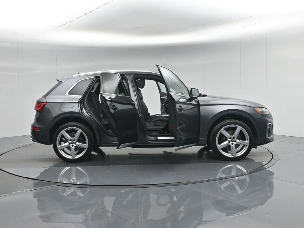 Used 2021 Audi SQ5 Premium w/ Convenience Package image 34