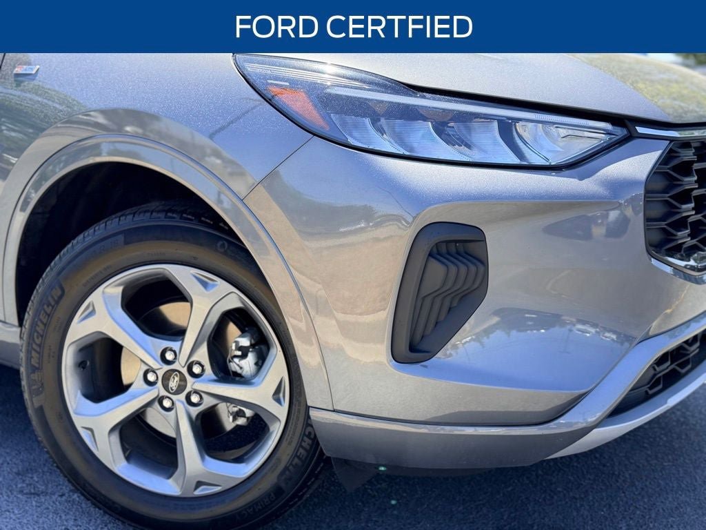 Certified 2024 Ford Escape ST-Line w/ Tech Pack #1 AWD/4WD image 3