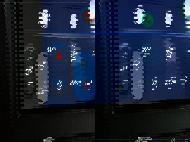 Certified 2024 Ford Edge Titanium image 23