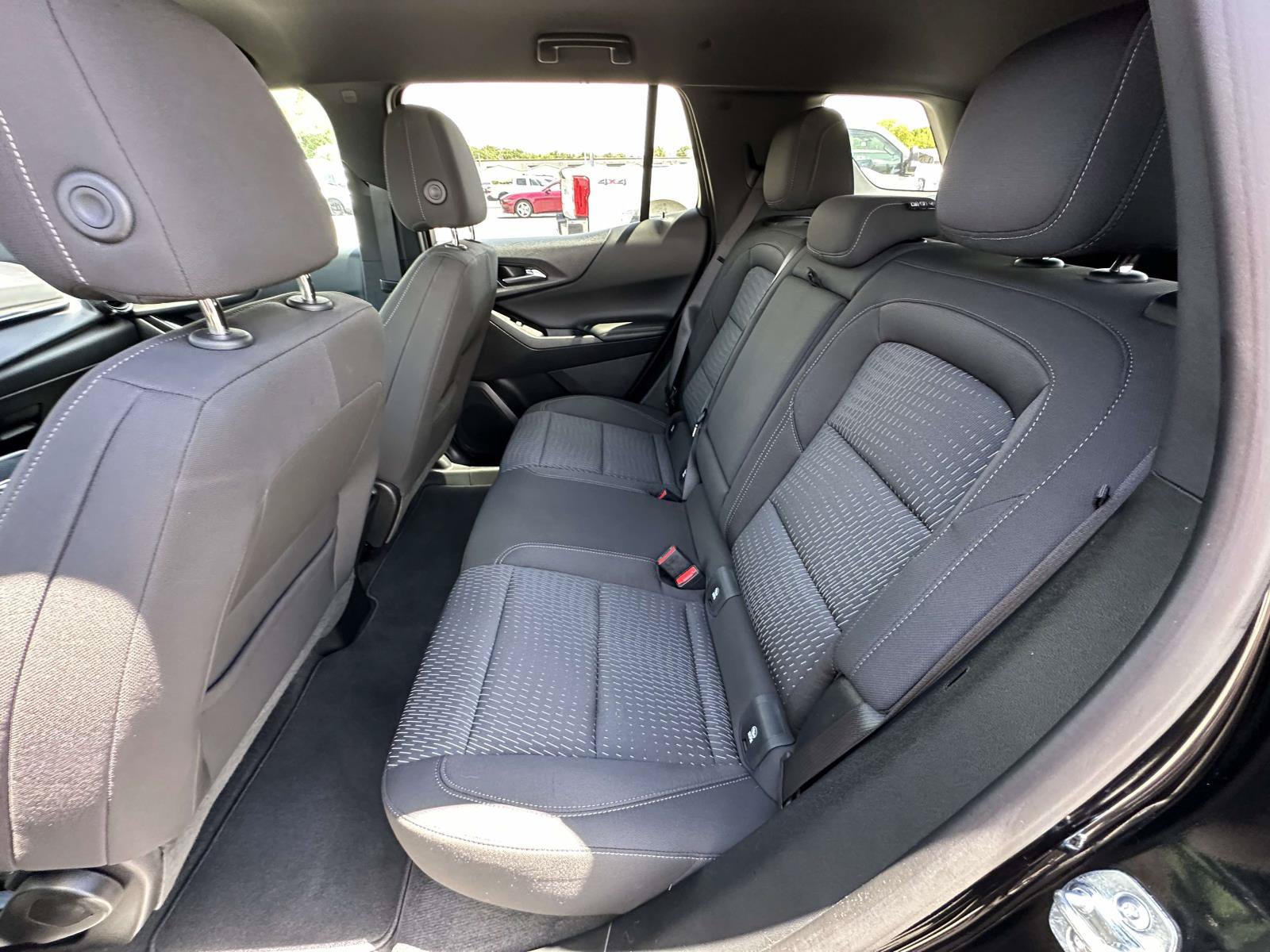Used 2026 Chevrolet Equinox LT w/ Safety and Technology Package FWD image 27