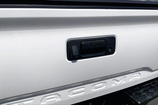 Used 2022 Toyota Tacoma TRD Off-Road AWD/4WD image 33