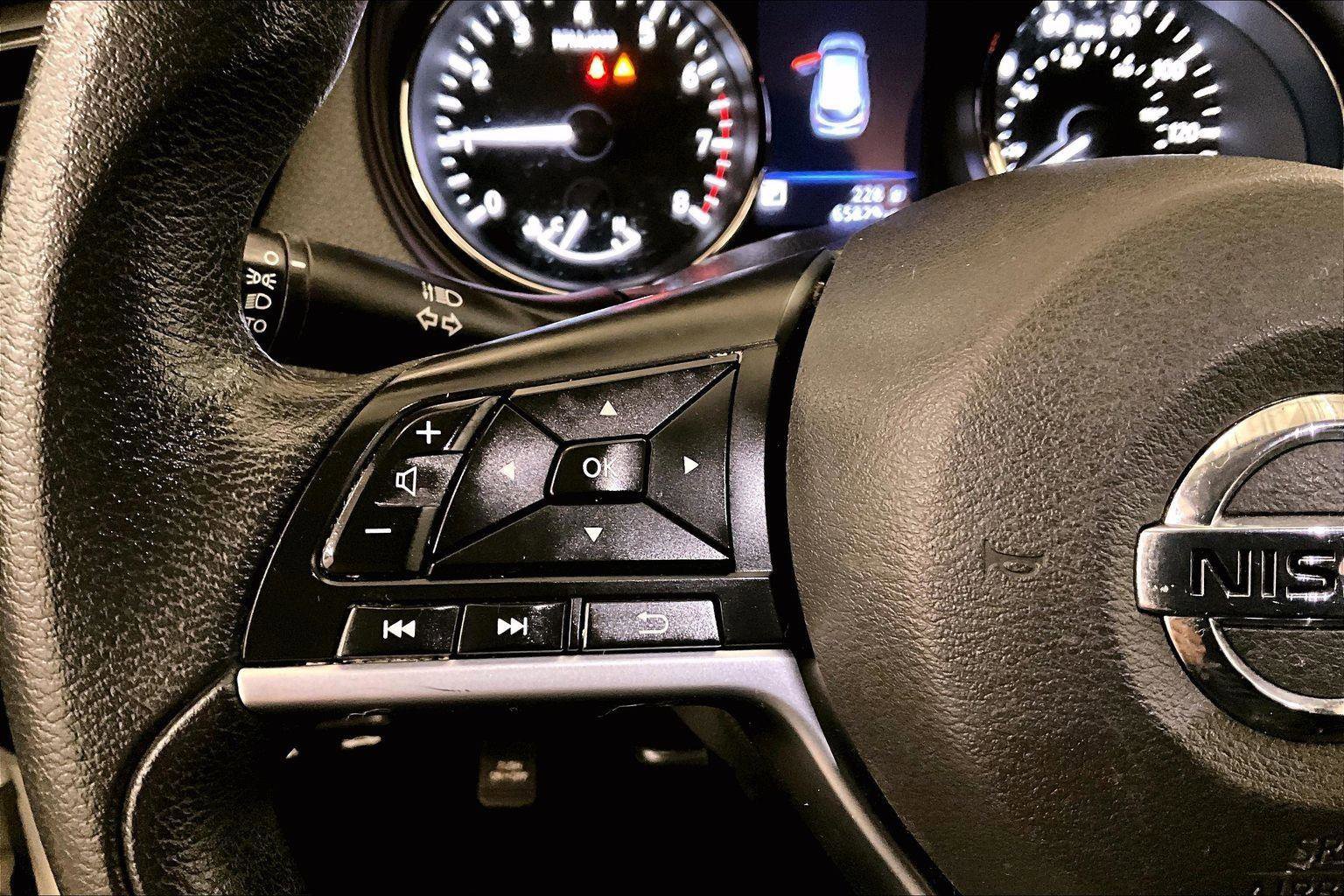 Used 2020 Nissan Rogue Sport S w/ Appearance Package image 17