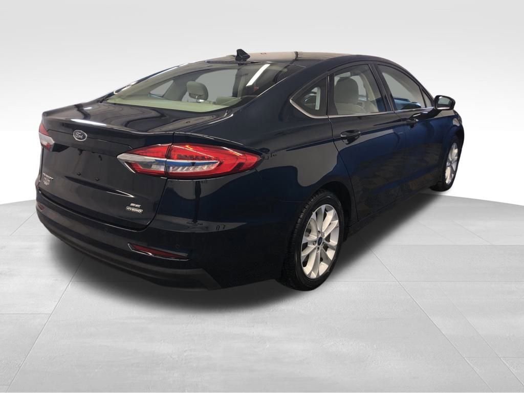 Certified 2020 Ford Fusion SE image 5
