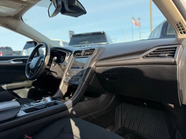 Certified 2020 Ford Fusion SE image 30