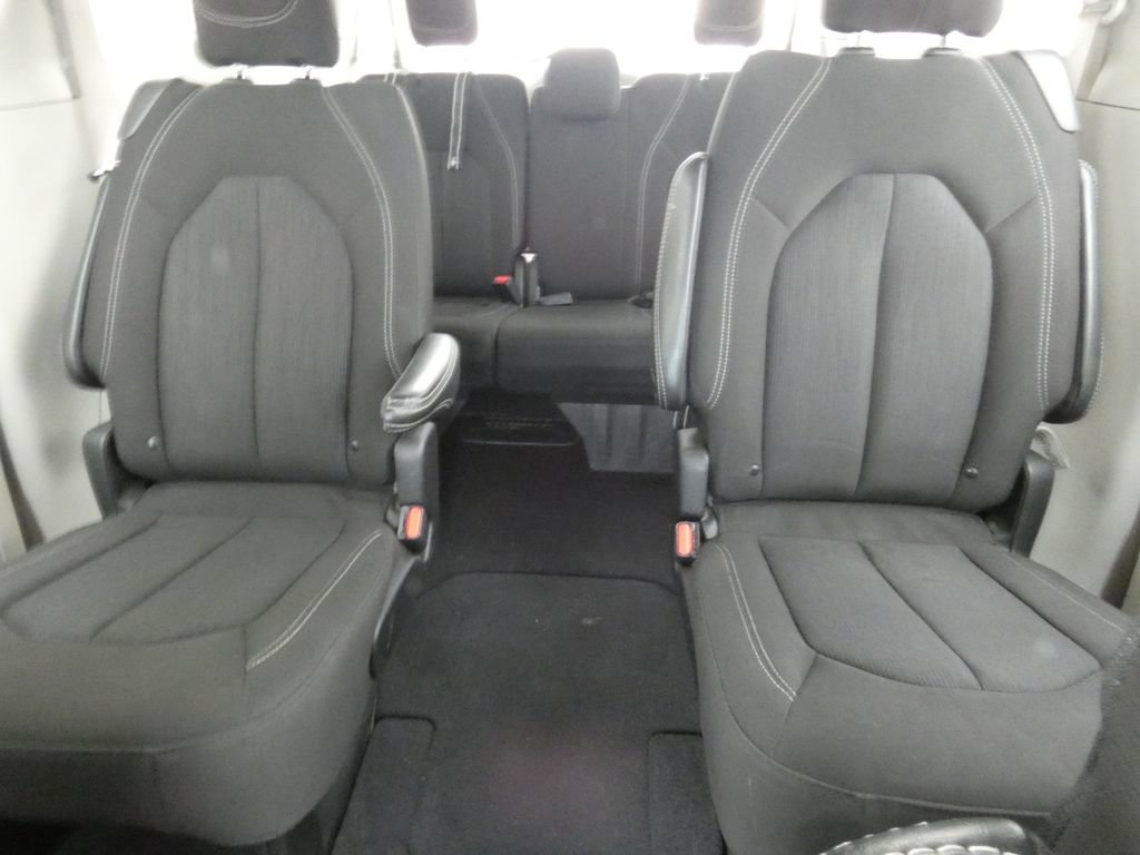Used 2023 Chrysler Voyager LX FWD image 32