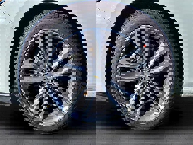 Used 2022 Chevrolet Malibu LT image 9