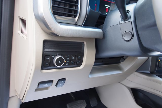 Certified 2025 Ford F450 Platinum w/ Platinum Plus Package image 21