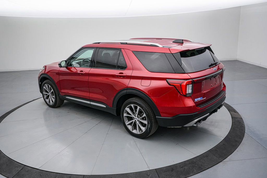 Certified 2025 Ford Explorer Platinum w/ Ultimate Package image 3
