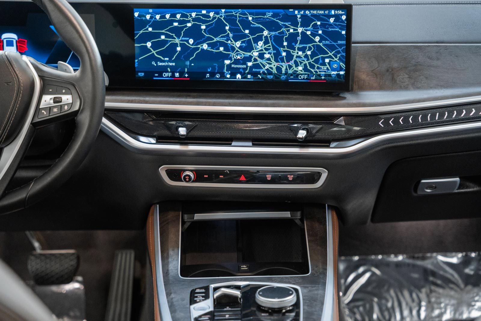 Used 2024 BMW X5 xDrive50e image 27