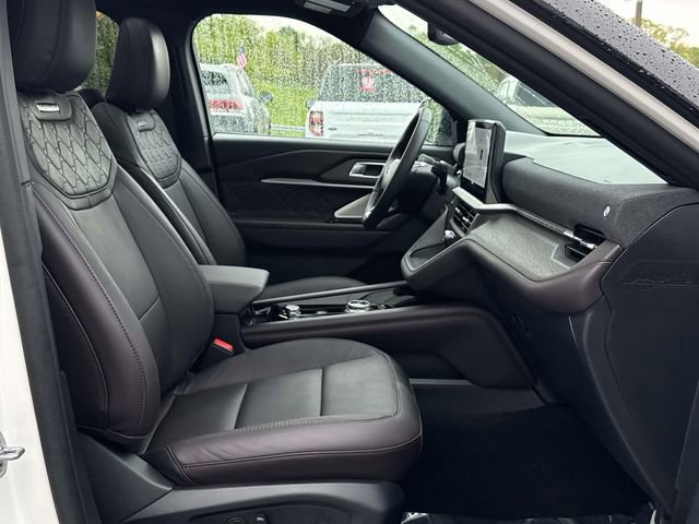 Certified 2025 Ford Explorer Platinum w/ Ultimate Package AWD/4WD image 11