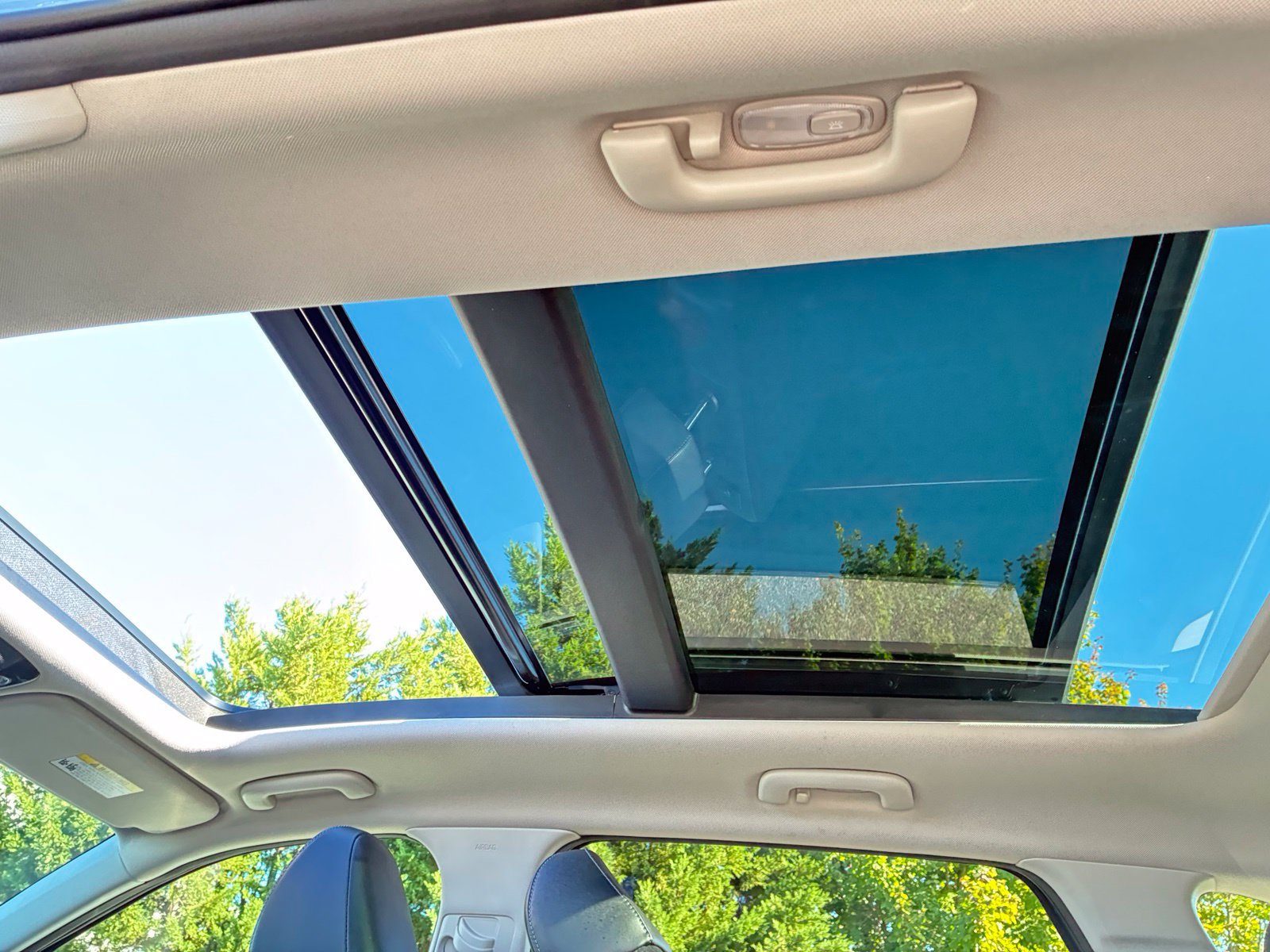 Used 2025 Kia Sorento S w/ Panoramic Sunroof Package FWD image 18