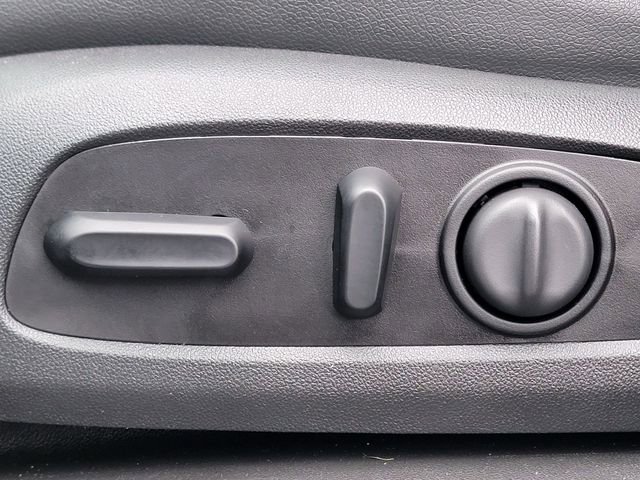 Used 2020 Chevrolet Equinox LT w/ Sport Edition image 4