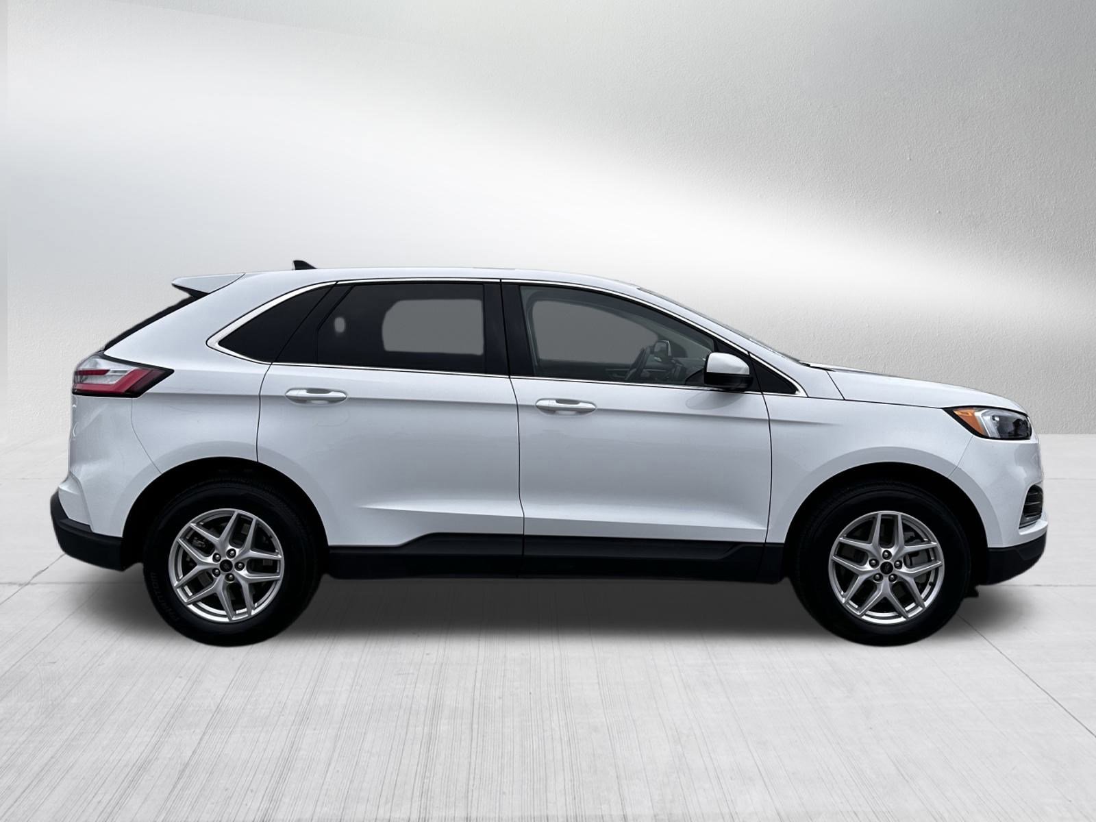 Certified 2024 Ford Edge SEL image 6