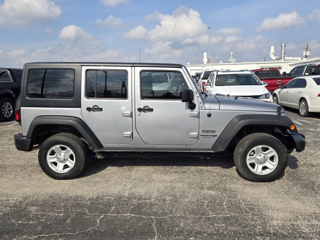 Used 2018 Jeep Wrangler Unlimited Sport w/ Connectivity Group image 2