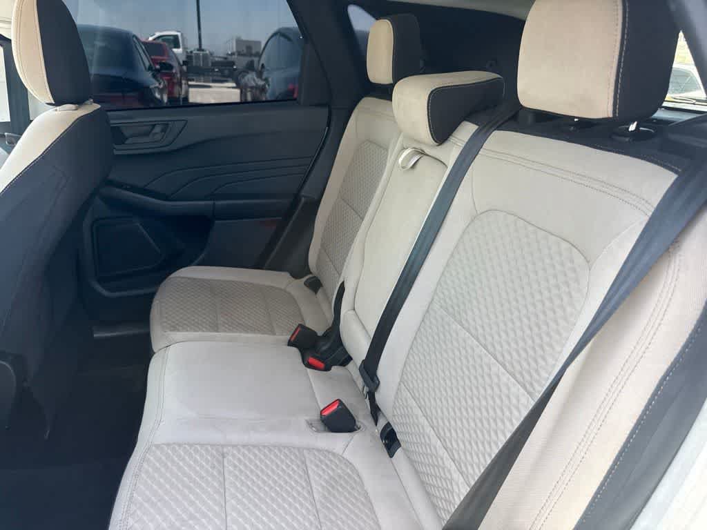 Certified 2022 Ford Escape SE w/ SE Sport Appearance Package FWD image 12
