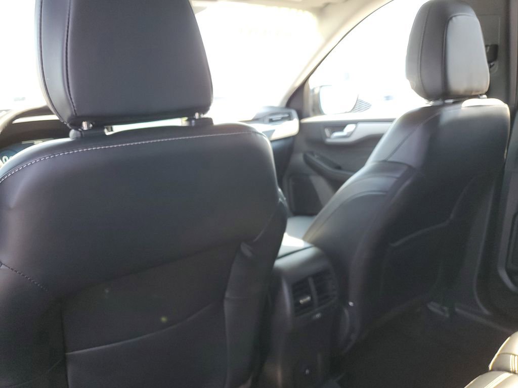 Certified 2025 Ford Escape Platinum image 33