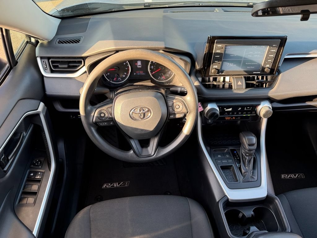 Used 2021 Toyota RAV4 LE FWD image 13