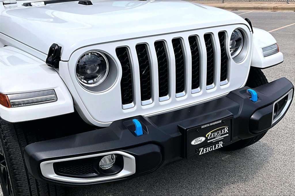 Used 2023 Jeep Wrangler Unlimited Sahara AWD/4WD image 29