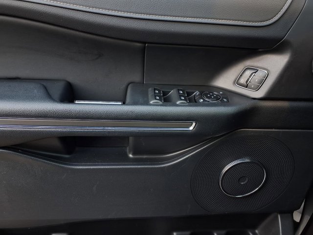 Certified 2023 Ford Expedition XLT image 20