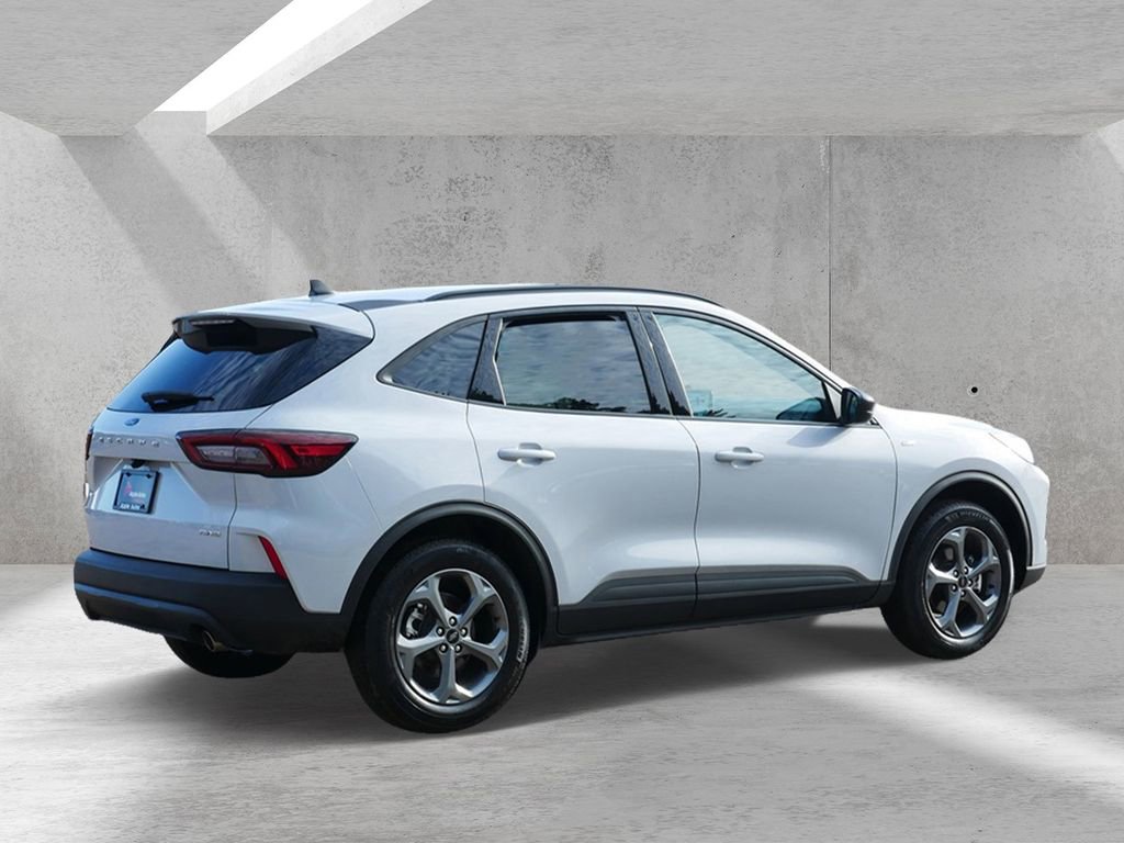 Certified 2025 Ford Escape ST-Line AWD/4WD image 3