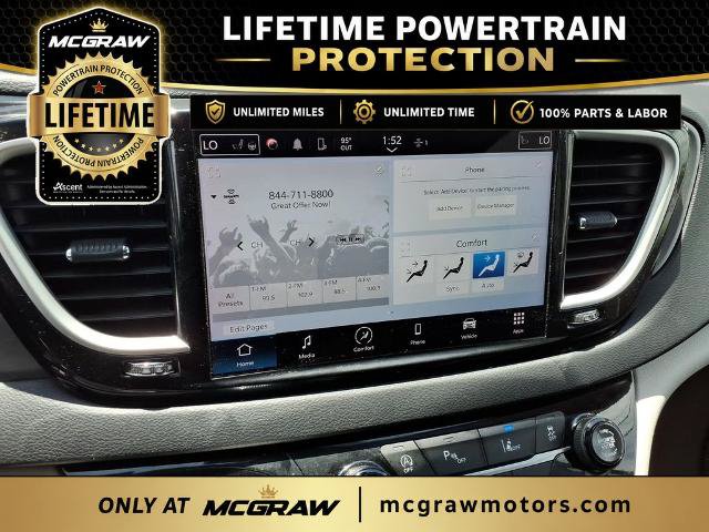 Used 2023 Chrysler Pacifica Touring-L FWD image 17