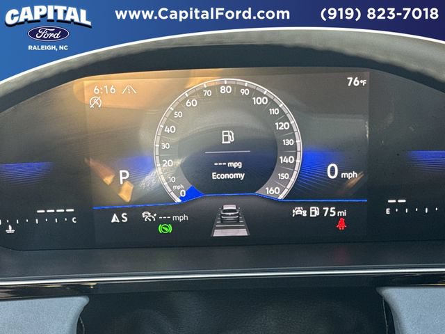 Used 2025 Volkswagen Jetta SE FWD image 26