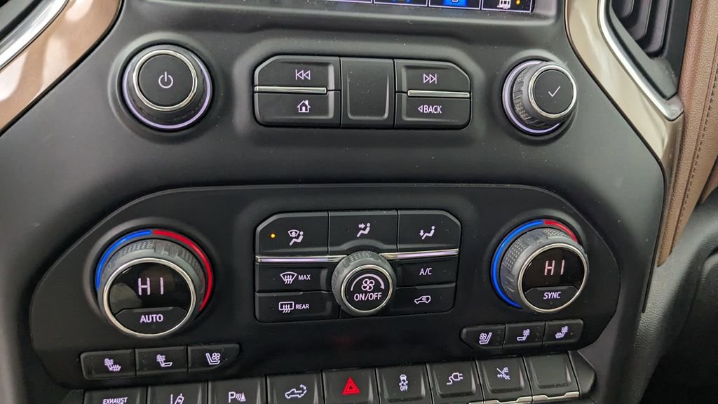 Used 2021 Chevrolet Silverado 3500 High Country image 29