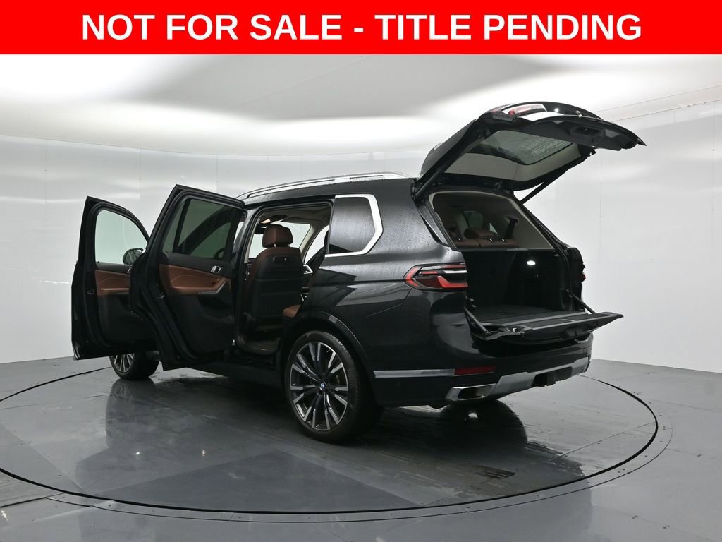 Used 2023 BMW X7 xDrive40i w/ Parking Assistance Package image 31