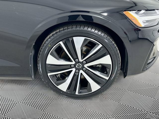 Used 2022 Volvo S60 B5 Momentum w/ Premium Package image 25