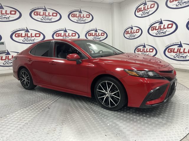 Used 2021 Toyota Camry SE FWD image 1